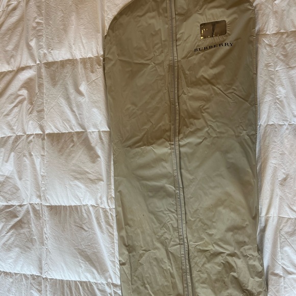 Burberry Trench Coat w/ detachable wool lining and collar - Picture 15 of 15